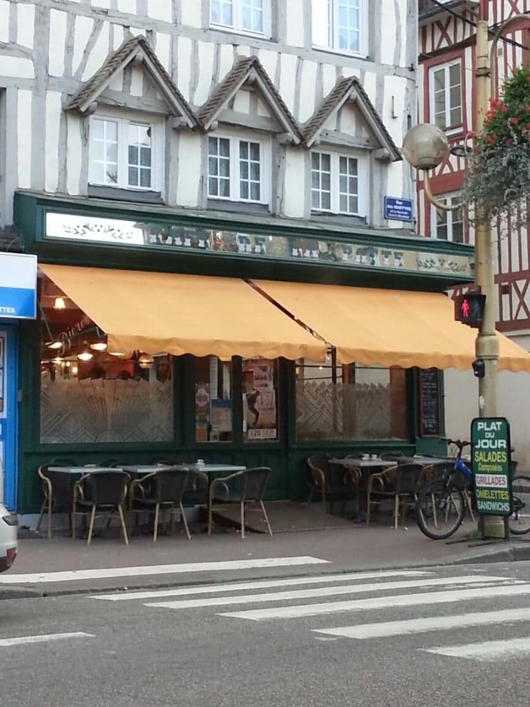 Salle du Café de la Poste